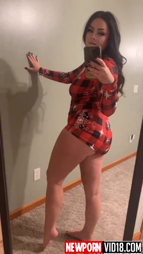 Megan Gaither shaking ass so sexy onlyfans video